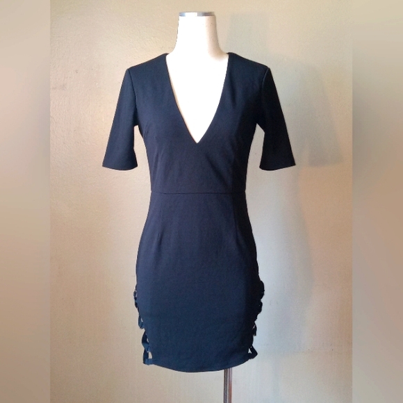 #12 Black Fitted V Neck Dress ! - Picture 1 of 7